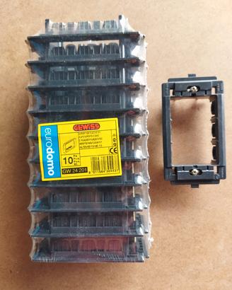 Supporti 3 fori art. 24201 Gewiss System 