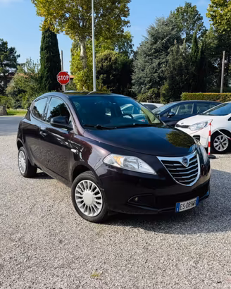Lancia Ypsilon 0.9 TwinAir 85 CV 5 porte Metano Ec