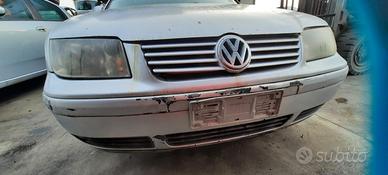 VOLKSWAGEN BORA 2004 - PARAURTI ANTERIORE