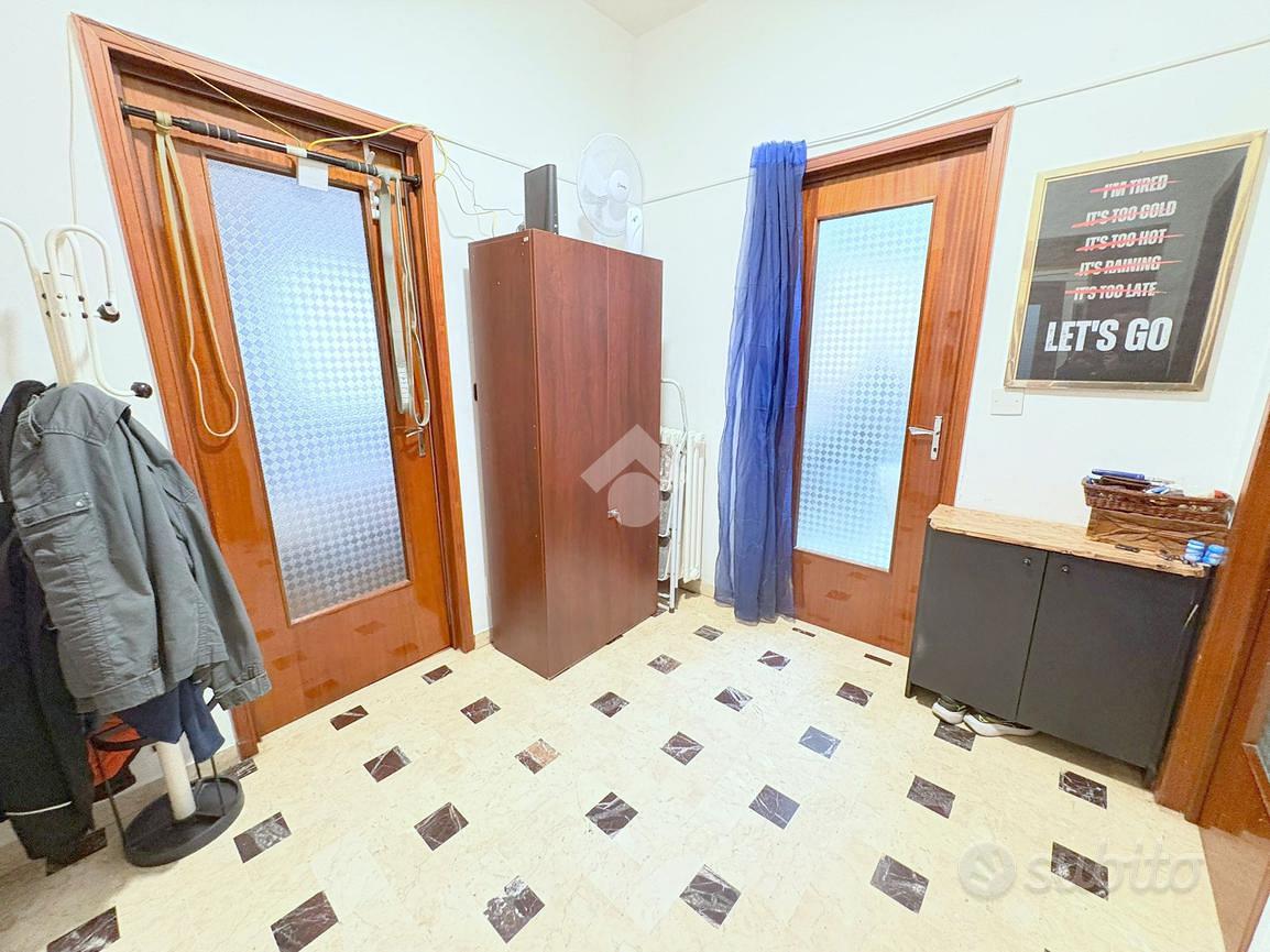 Apartment in San Francesco al Campo, Torino - Vista 3