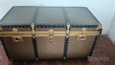 Bauli vintage anni 70 con borchie 