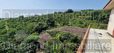 Terreno con fabbricati a Giarre