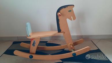 CAVALLO A DONDOLO