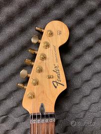 FENDER STRATOCASTER