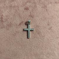 ciondolo a forma di croce 