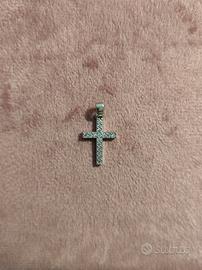 ciondolo a forma di croce 
