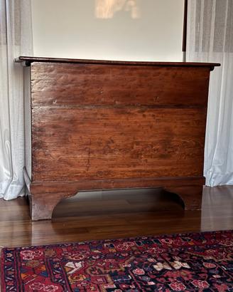 Vecchia madia in legno