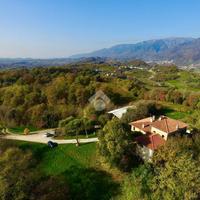 VILLA SINGOLA A CAVASO DEL TOMBA