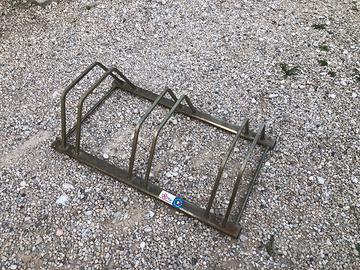 Porta biciclette da terra