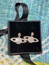 Orecchini e collana di vivienne westwood