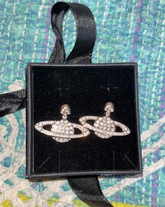 Orecchini e collana di vivienne westwood