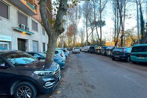 Via valsolda - locale magazzino