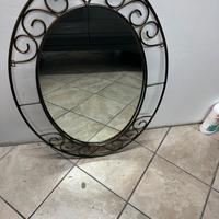 Specchio ferro battuto