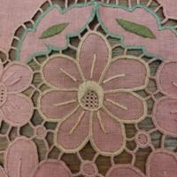 asciugamani vintage nuovi, ricamati ad intaglio 