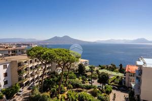 6 LOCALI A NAPOLI