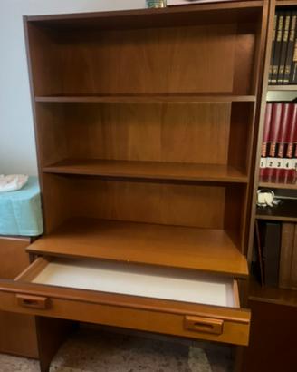 Scrivania con cassetto