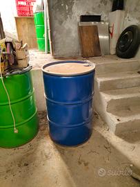 N. 3 fusti in ferro  