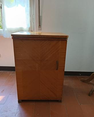 macchina cucire in mobiletto