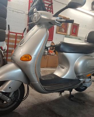 Vespa ET4 / 125 CC anno 1997