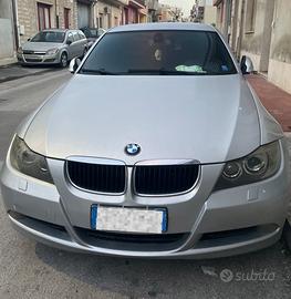 BMW320
