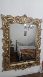 Specchiera stile barocco con cornice dorata