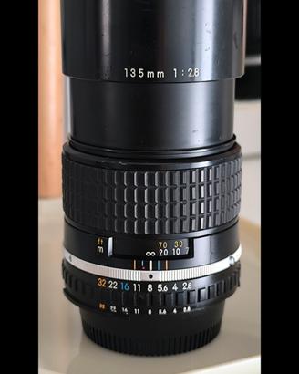 Nikon Nikkor 135mm f/2.8 AI-S