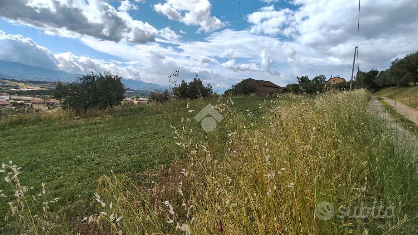 TER. RESIDENZIALE A LUZZI - Vista 5