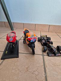 Modellini moto gp e auto da corsa