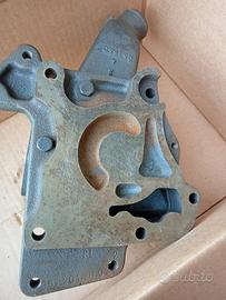 Pompa acqua mietitrebbia motore Mercedes OM 352