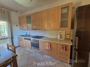CASA A SCHIERA COMPLETAMENTE ARREDATA