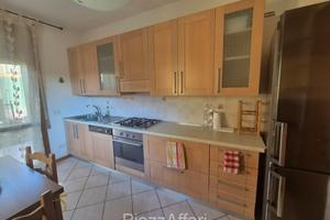 CASA A SCHIERA COMPLETAMENTE ARREDATA