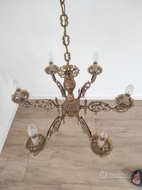 Lampadario in ottone con applique