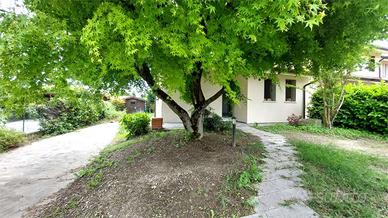 Olmo, porzione laterale di villetta