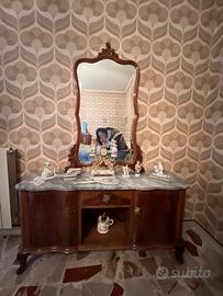 Pettiniera d'epoca bombata in noce con specchiera