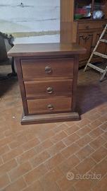 Due comodini stile arte povera 