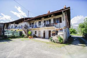 CASA SEMINDIPENDENTE A VALPERGA