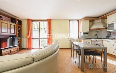 QUADRILOCALE DI 145 MQ SU DUE LIVELLI, CON GIARDIN