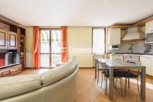 QUADRILOCALE DI 145 MQ SU DUE LIVELLI, CON GIARDIN