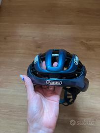 Casco Abus AirBreaker Flip Flop Viola