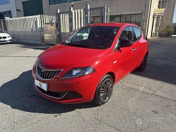 Lancia Ypsilon 1.0 firefly hybrid Silver Plus...