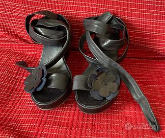 Les lolitas sandali con zeppa e lacci alla schiava