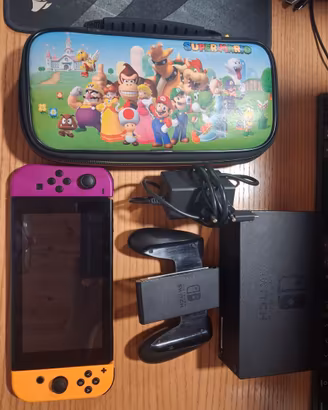 Nintendo switch con custodia