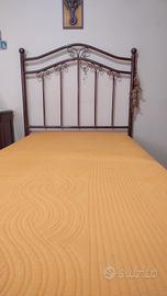 Due letti in ferro battuto 