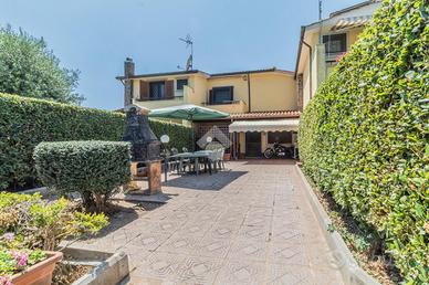 VILLA A SCHIERA A CERVETERI