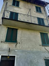 Rustico con terreno edificabile annesso