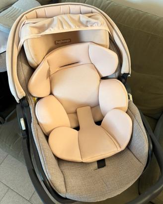 Ovetto Peg Perego + base per auto