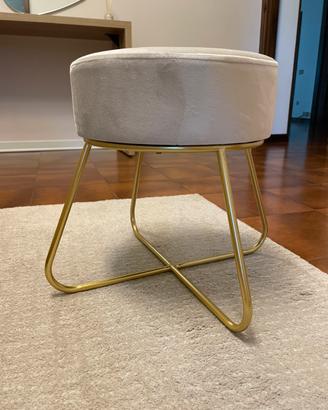 Pouffe in velluto beige e ferro battuto dorato