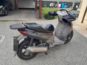 scooter aprilia sportcity 200