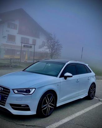 AUDI A3 2.0 TDI 150 CV ALLESTIMENTO S3