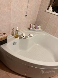 Vasca Angolare in Vetroresina -Marca Teuco-